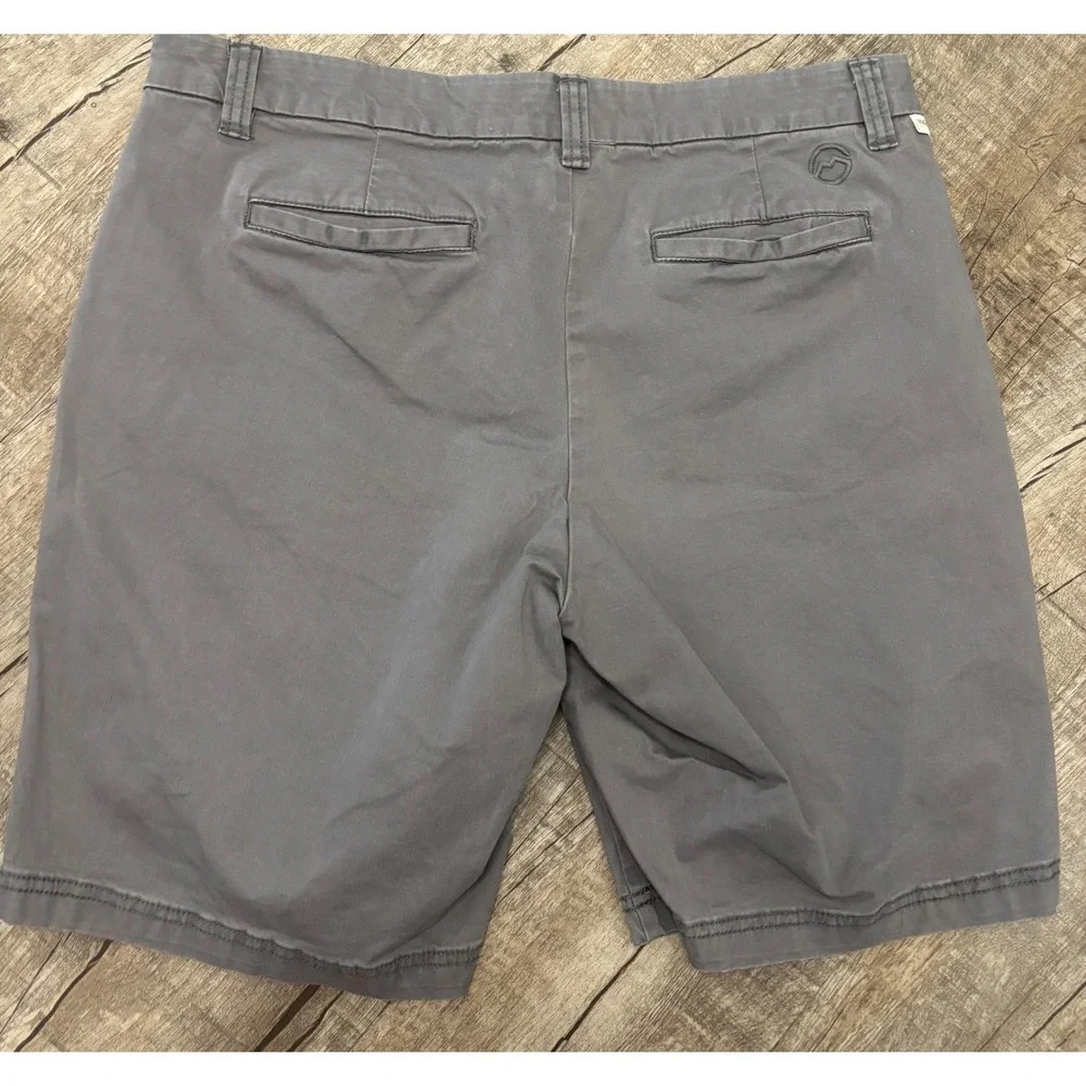 Magellan Outdoors Mens Grey‎ Chino Shorts Size 12 Stretch Flat Front Casual